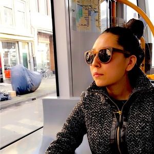 Meet your Posher, Daniela